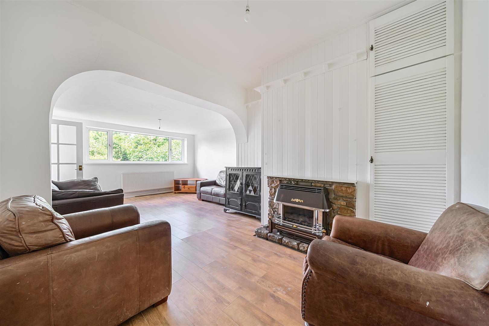 104 Gorseinon Road, Penllergaer, Swansea, SA4 9AB